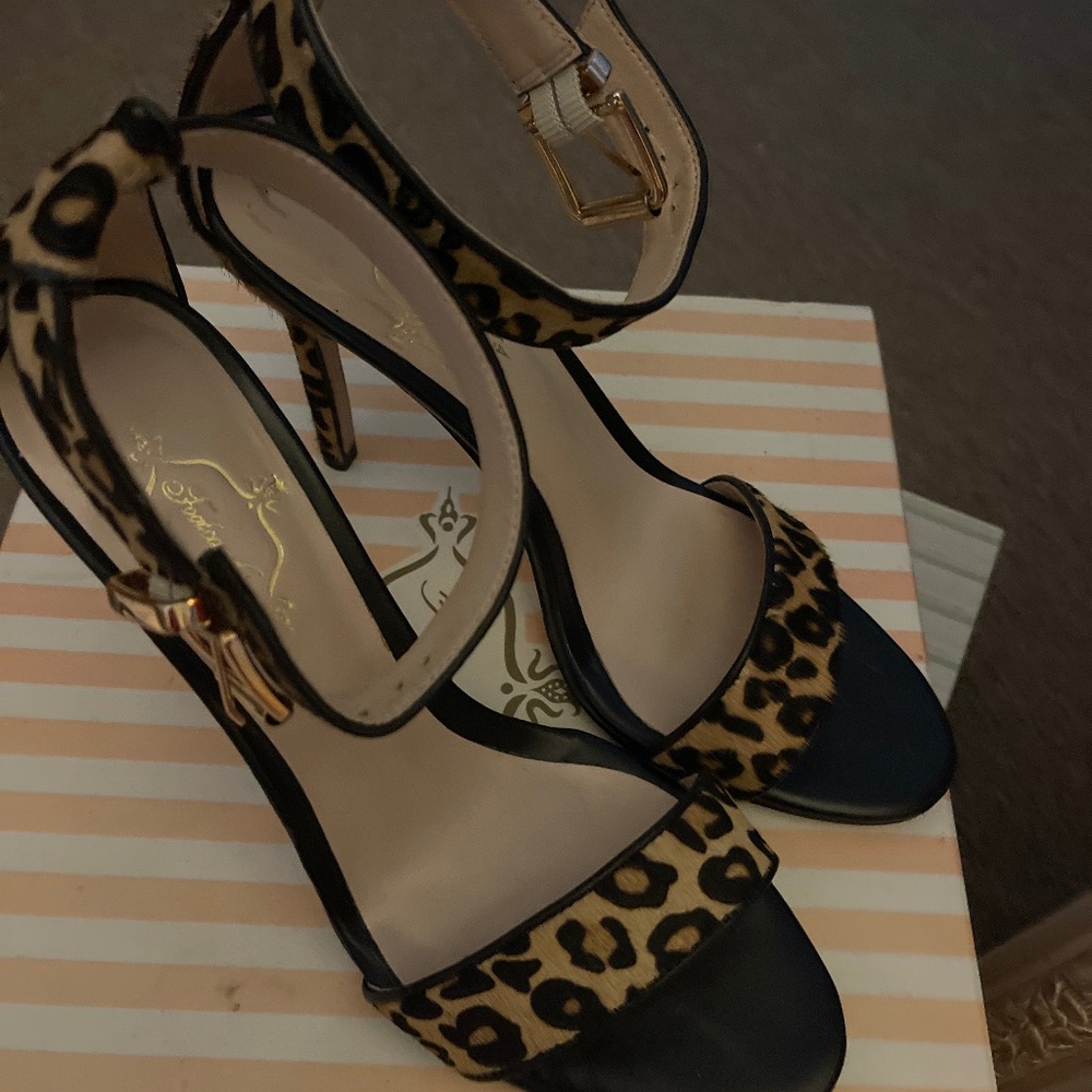 Leopard heels Size8